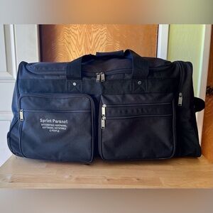 Golden Pacific Rolling Carry On Duffle Bag Traveler/Preowned Excellent Condition